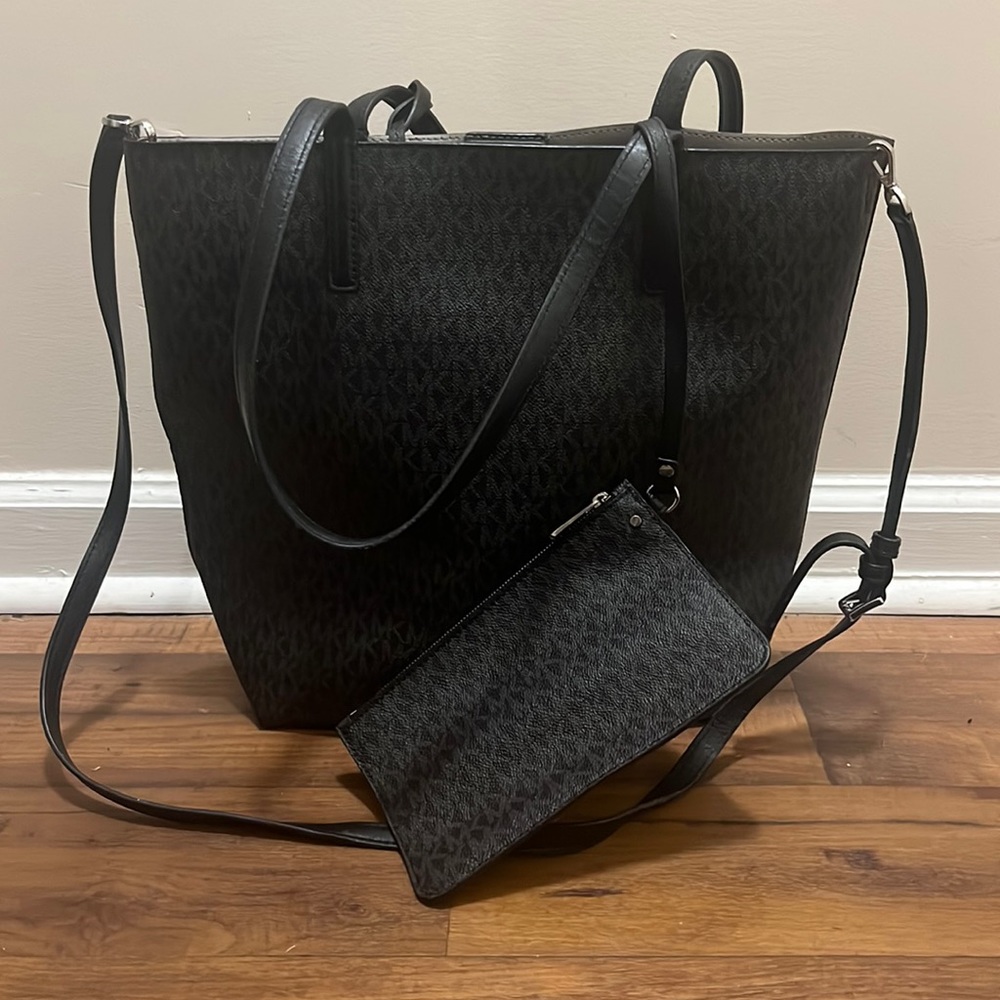 Michael Kors Monogram Black Bag w/coin purse